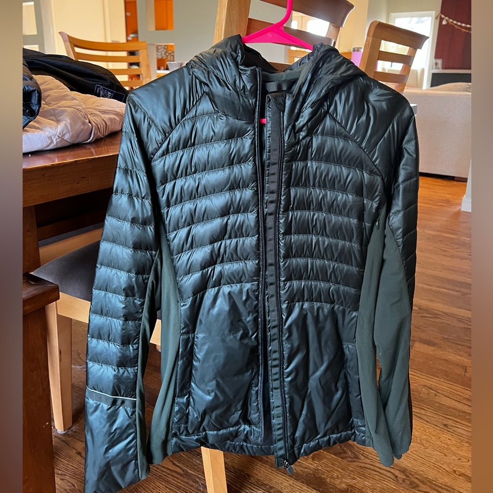 lululemon green puffer jacket